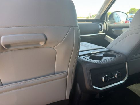 Used 2025 Ford Expedition Max Platinum AWD/4WD image 20