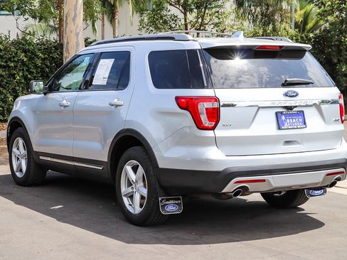 Used 2016 Ford Explorer XLT w/ Equipment Group 202A AWD/4WD image 8