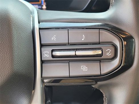 Used 2023 Chevrolet Colorado LT w/ LT Convenience Package II image 15