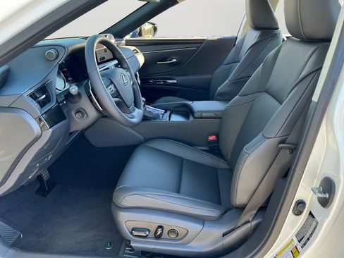 New 2025 Lexus ES 300h w/ Premium Package image 12