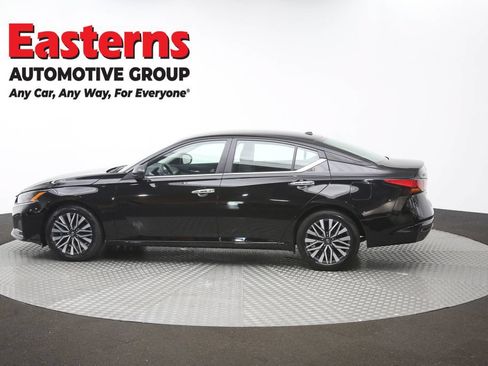 Used 2025 Nissan Altima 2.5 SV FWD image 61