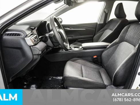 Used 2025 Toyota Camry LE image 16