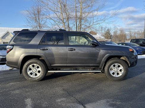 Used 2022 Toyota 4Runner SR5 Premium w/ Moonroof Package image 12