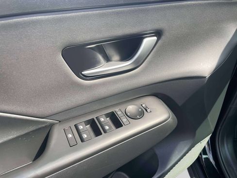 Used 2024 Hyundai Kona Limited AWD/4WD image 17