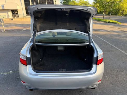 Used 2015 Lexus ES 350 w/ Premium Package FWD image 12