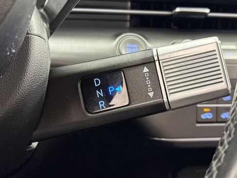 Used 2024 Hyundai Kona Limited FWD image 24