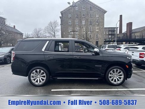 Used 2023 Chevrolet Tahoe Premier w/ Premium Package 2 AWD/4WD image 3