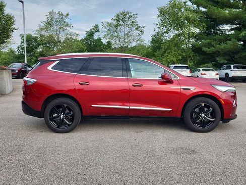 Used 2024 Buick Enclave Essence w/ Experience Buick Package FWD image 8