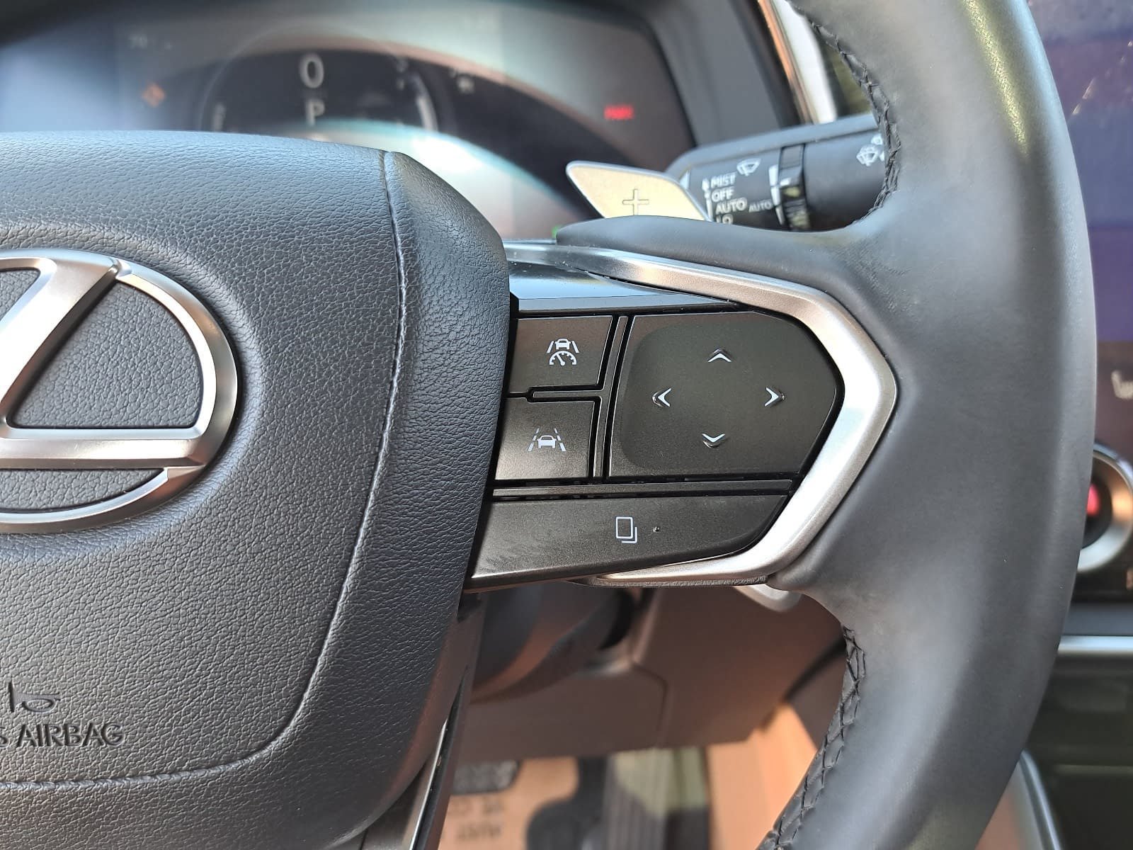 Used 2023 Lexus RZ 450e Premium w/ Technology Package AWD/4WD image 19
