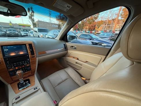 Used 2007 Cadillac STS w/ Preferred Equipment Group image 17