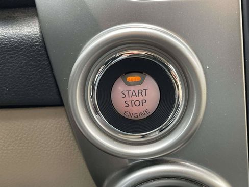 Used 2016 Nissan Titan SV AWD/4WD image 28