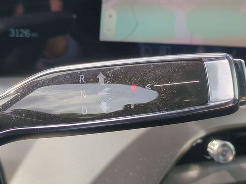 Used 2026 Cadillac Vistiq Premium Luxury image 10