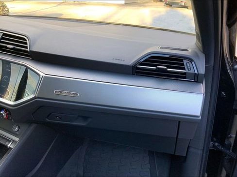 Used 2025 Audi Q3 2.0T Premium w/ Convenience Package image 18