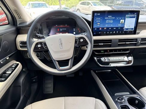 Certified 2025 Lincoln Corsair Reserve FWD image 17