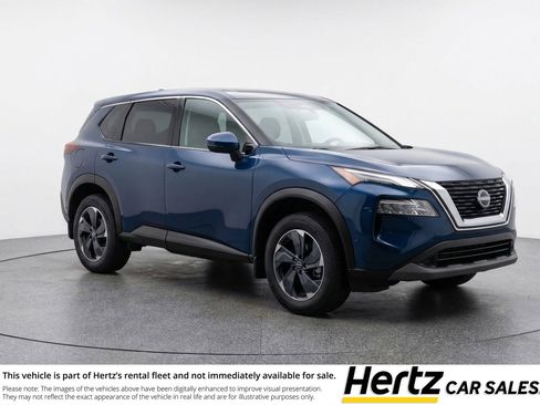 Used 2025 Nissan Rogue SV image 1