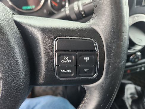 Used 2015 Jeep Wrangler Unlimited Sahara w/ Connectivity Group image 19