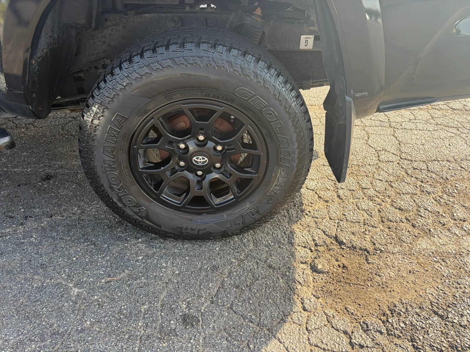 Used 2019 Toyota Tacoma SR5 AWD/4WD image 12
