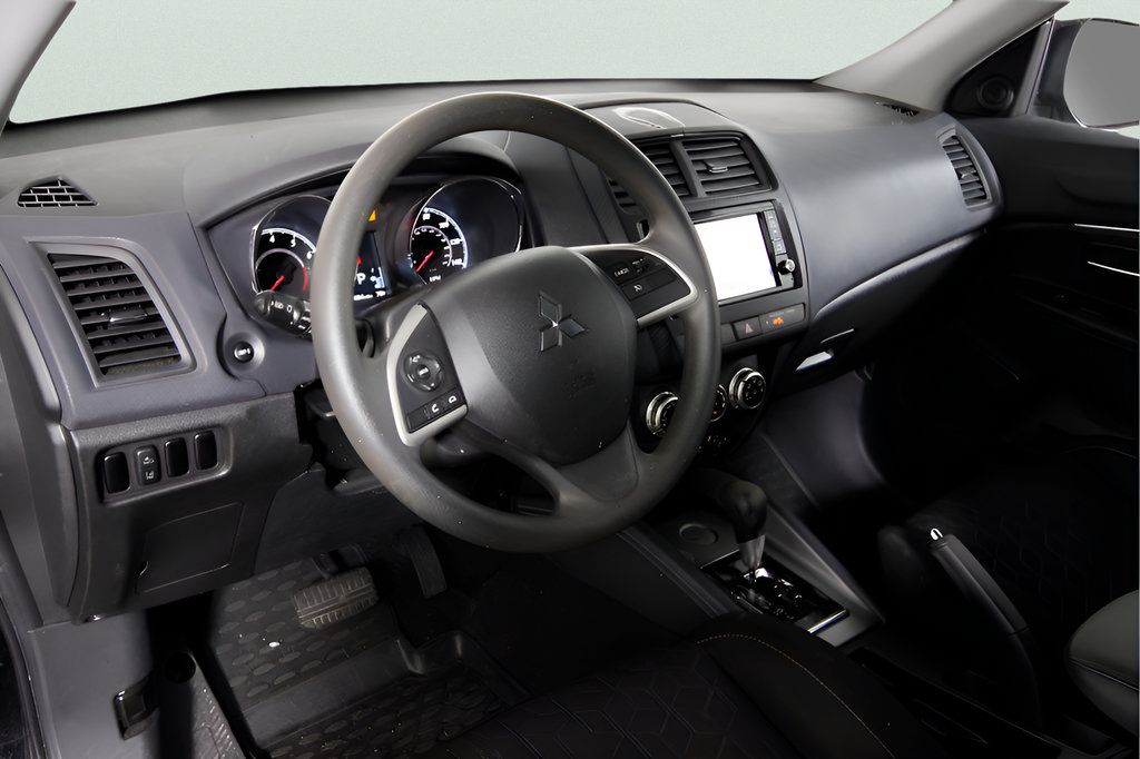 Used 2022 Mitsubishi Outlander Sport ES FWD image 14
