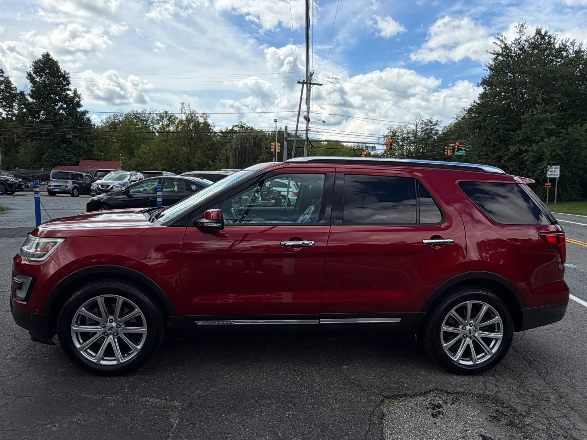 Used 2016 Ford Explorer Limited w/ Equipment Group 301A FWD image 8