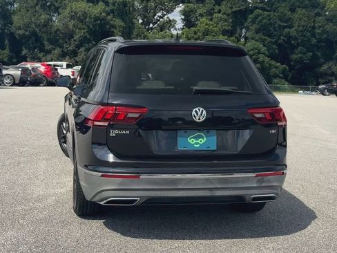 Used 2018 Volkswagen Tiguan SE w/ Panoramic Sunroof Package FWD image 7
