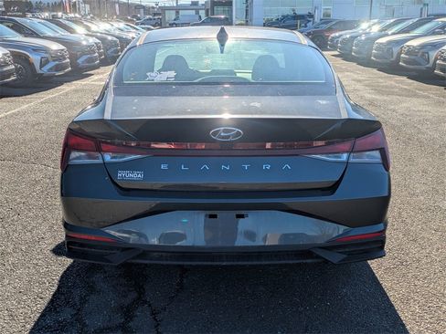 Certified 2023 Hyundai Elantra SEL image 3