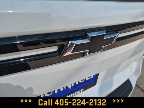 Used 2024 Chevrolet Suburban Z71 w/ Luxury Package AWD/4WD image 13