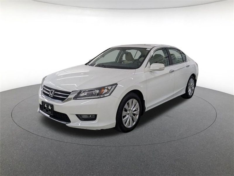 Used 2015 Honda Accord EX image 1