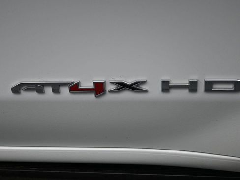 Used 2026 GMC Sierra 2500 AT4X image 7