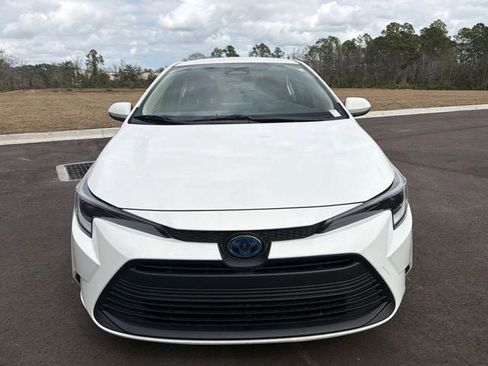 Used 2025 Toyota Corolla LE image 13