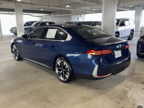 Certified 2025 BMW 530i image 6