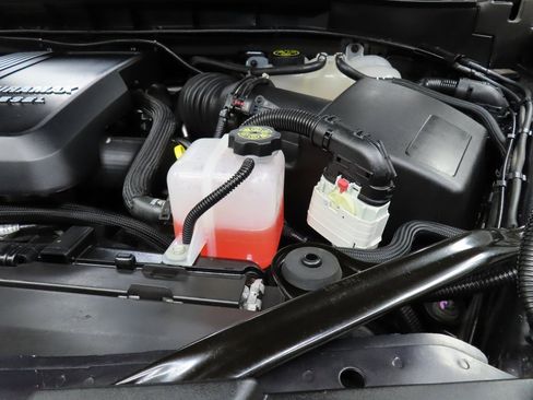 Used 2024 GMC Yukon XL Denali w/ Advanced Technology Package image 32