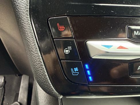 Used 2023 Ford Explorer Limited image 22