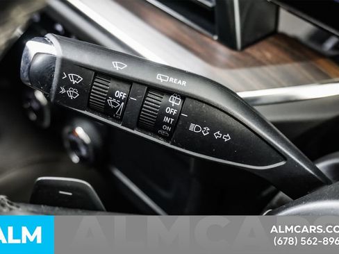 Used 2025 Chevrolet Tahoe LT AWD/4WD image 31