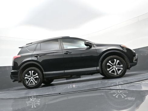 Used 2017 Toyota RAV4 LE image 27