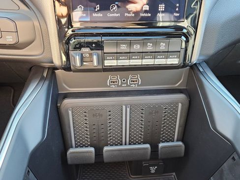 New 2026 RAM 2500 Laramie w/ Night Edition AWD/4WD image 20