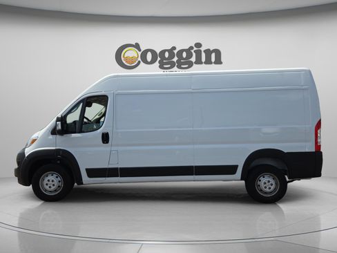 Used 2023 RAM ProMaster 2500 w/ Interior LED Lighting Group FWD image 2