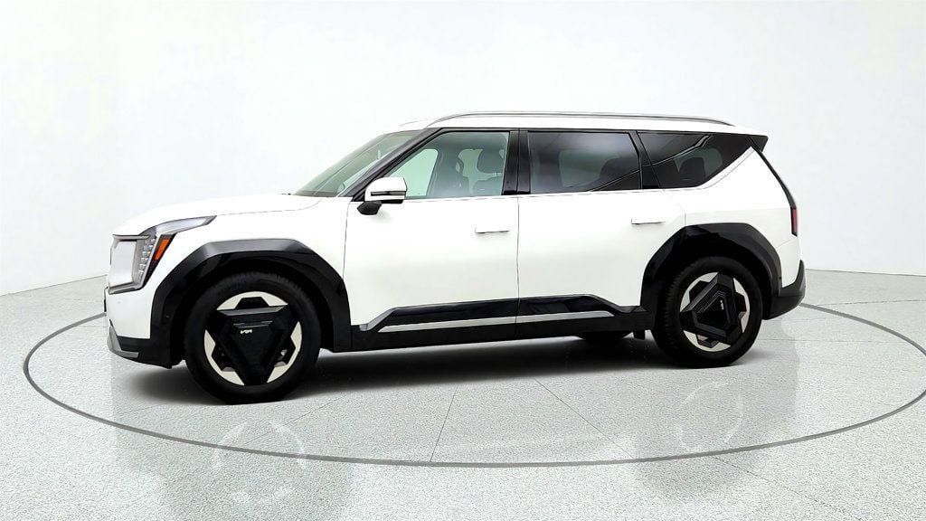 Used 2024 Kia EV9 Land AWD/4WD image 8