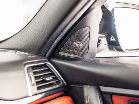 Used 2018 BMW M3 image 30