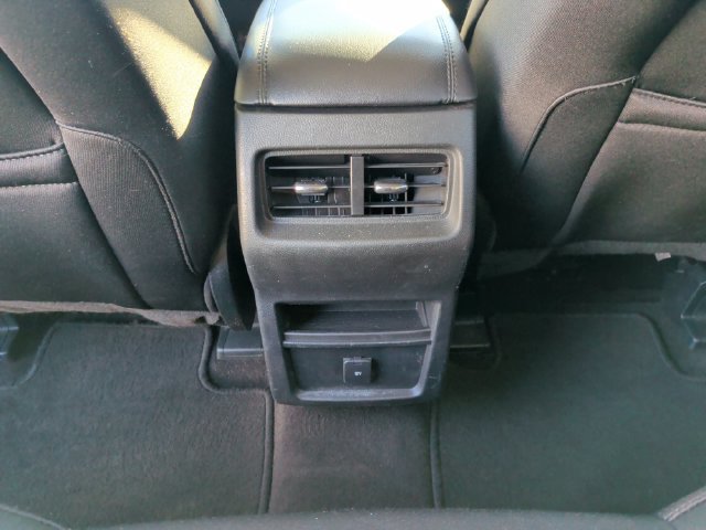 Used 2020 Ford Edge SE FWD image 26