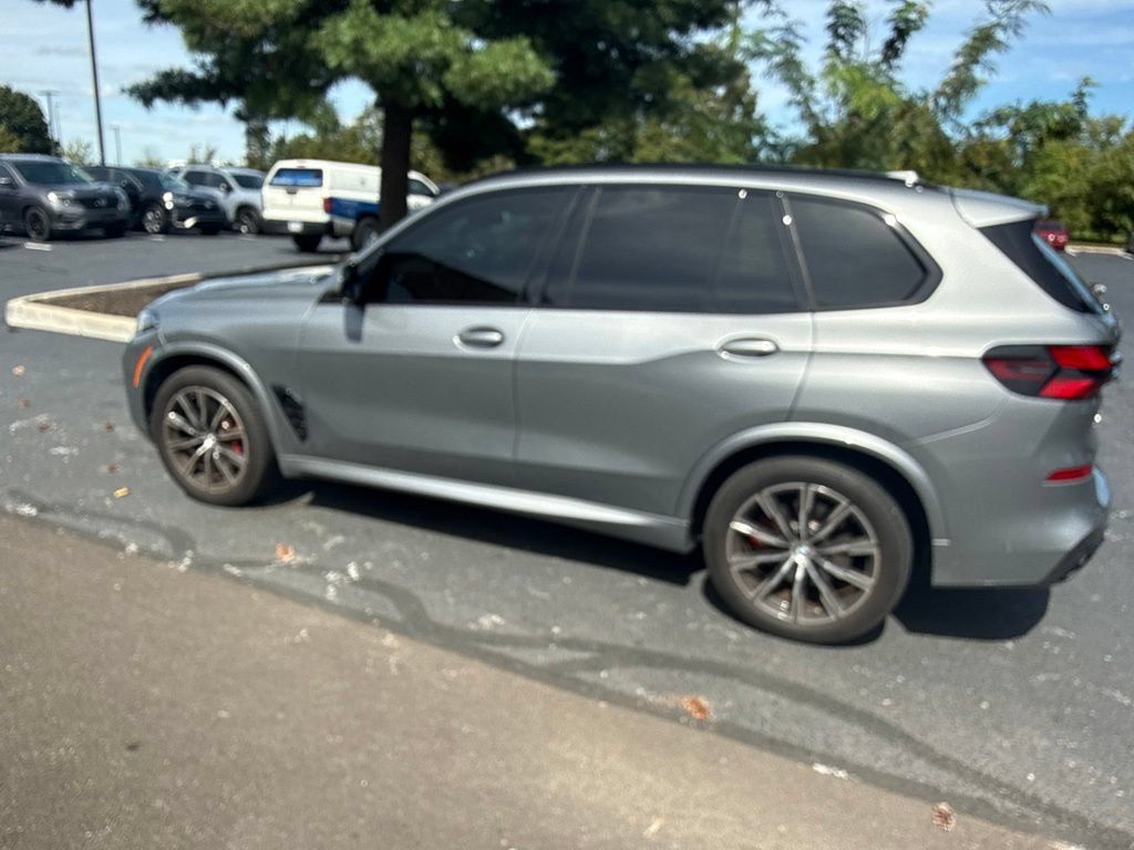 Used 2025 BMW X5 xDrive40i w/ M Sport Package AWD/4WD image 12