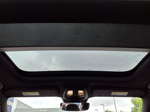 Certified 2023 Volvo XC40 B5 Plus w/ Protection Package Premier image 15