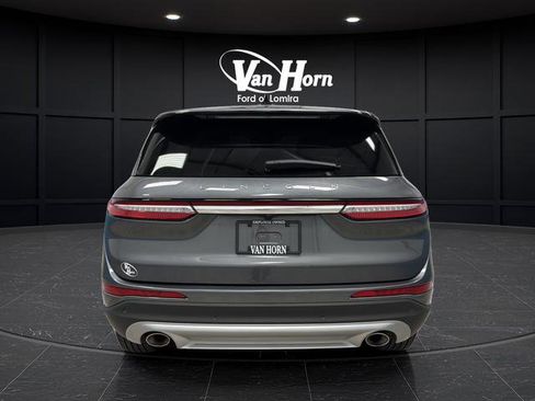 Used 2025 Lincoln Corsair AWD image 6