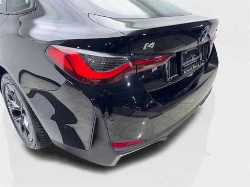 Used 2022 BMW i4 eDrive40 image 19