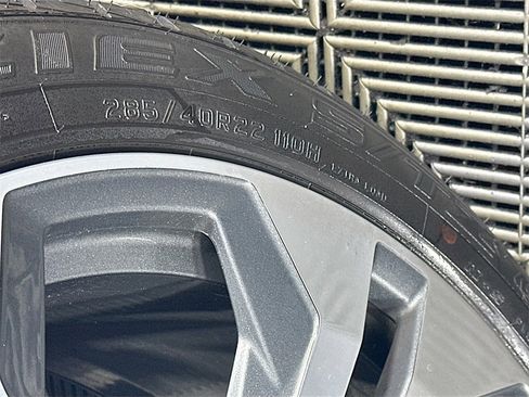 Used 2021 Audi Q8 Premium Plus w/ Premium Plus Package image 32