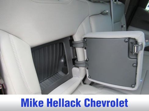 Used 2020 Chevrolet Silverado 1500 LTZ w/ LTZ Premium Package AWD/4WD image 15