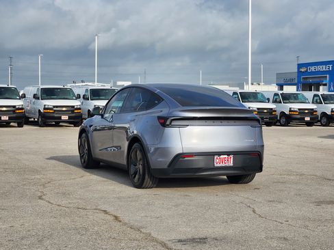 Used 2026 Tesla Model Y Long Range AWD/4WD image 5