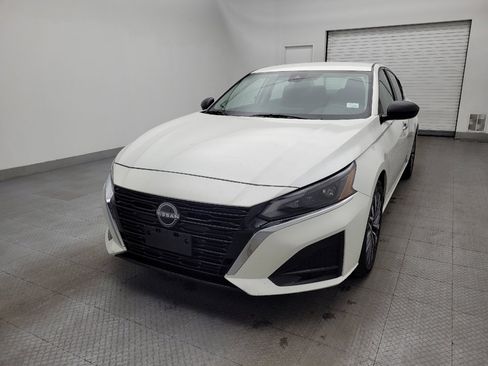 Used 2024 Nissan Altima 2.5 SV image 15