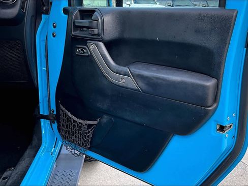 Used 2018 Jeep Wrangler Unlimited Sport S image 23