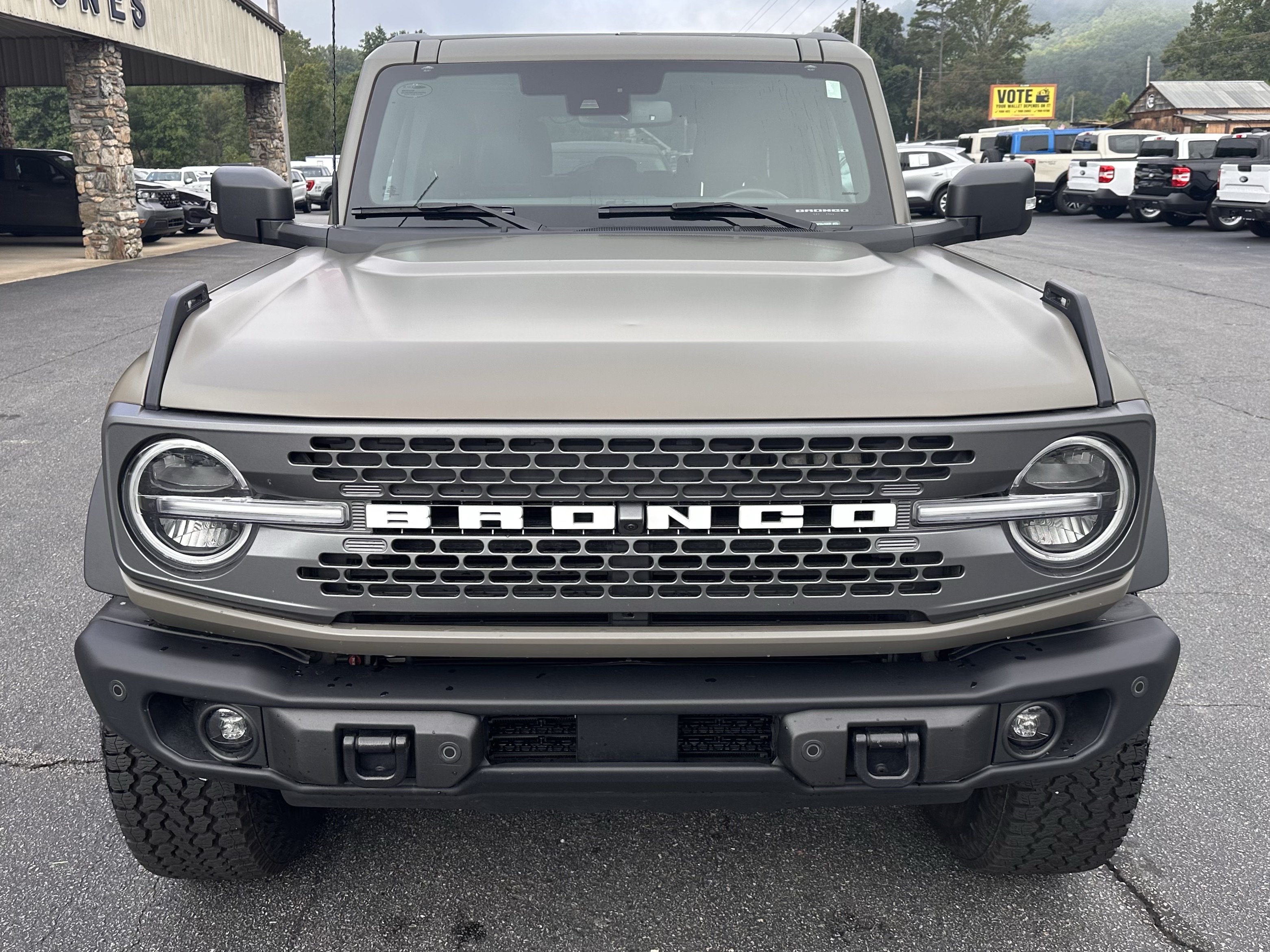 Used 2025 Ford Bronco Badlands w/ Matte Film Protection Package AWD/4WD image 3