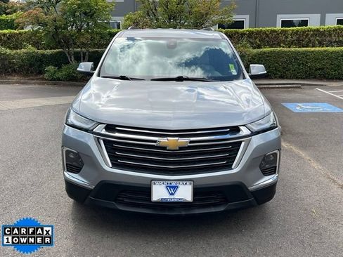 Used 2023 Chevrolet Traverse LT w/ LPO, Cargo Package AWD/4WD image 2